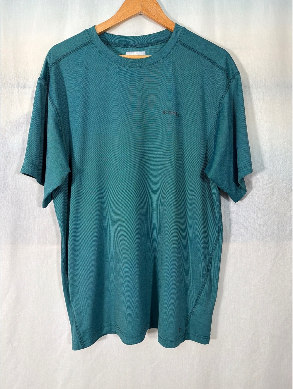 Columbia Athletic Performance Short Sleeve T-Shirt Men's Large
